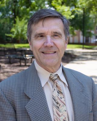 headshot of professor daniel vincent